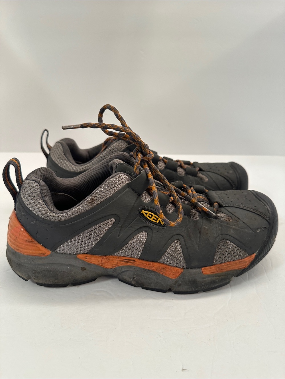 KEEN Women’s Gray Orange Hiking Trail Shoes Size 7 EU 39.5